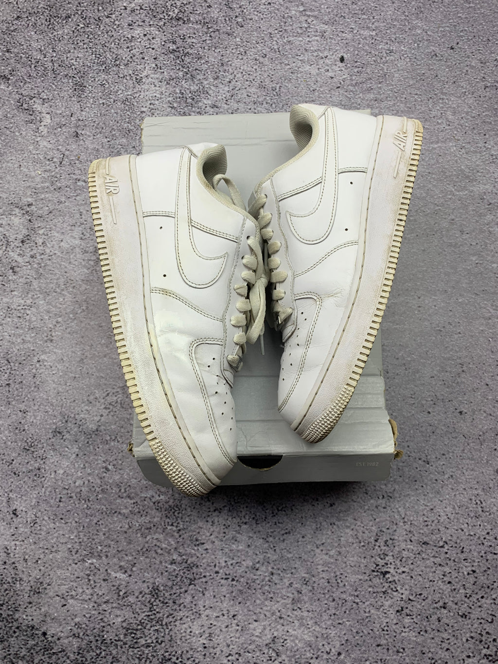 Nike Air Force 1 Low ’07 Triple White – skórzane sneakersy r. 44