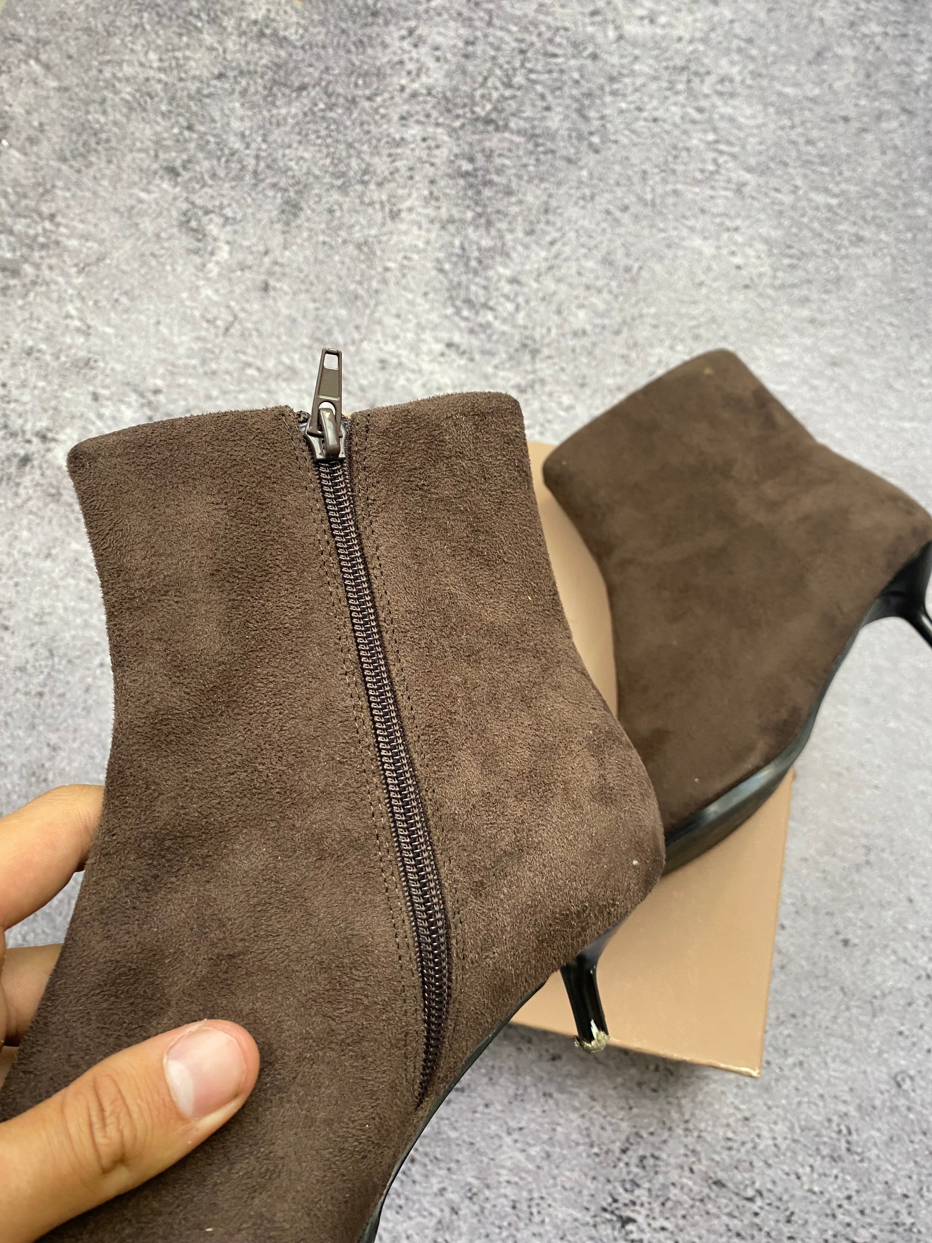 Carvela leather heeled ankle boots size 41