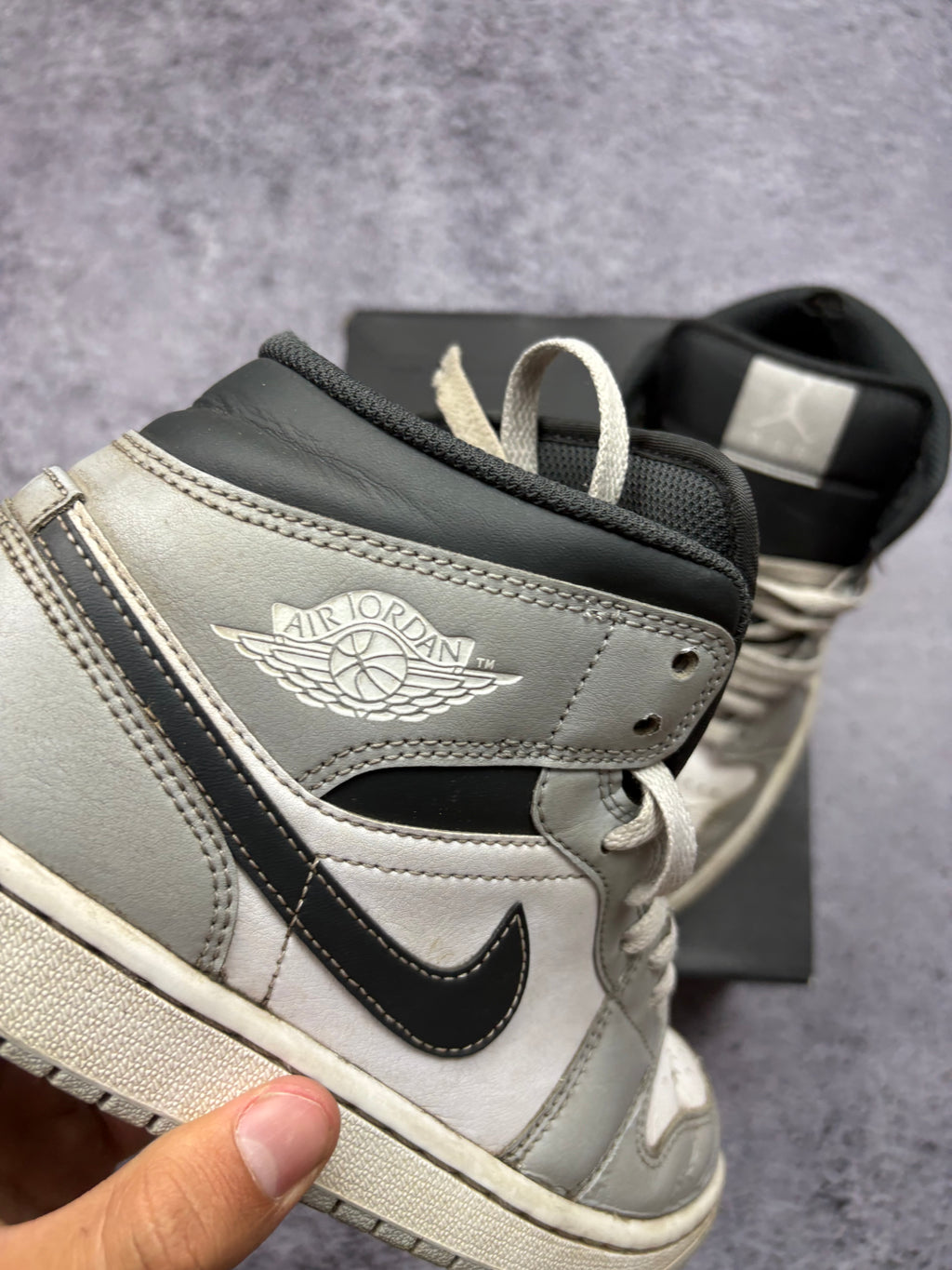 Nike Air Jordan 1 Mid Light Smoke Grey White Anthracite High Top Sneakers EU 40.5