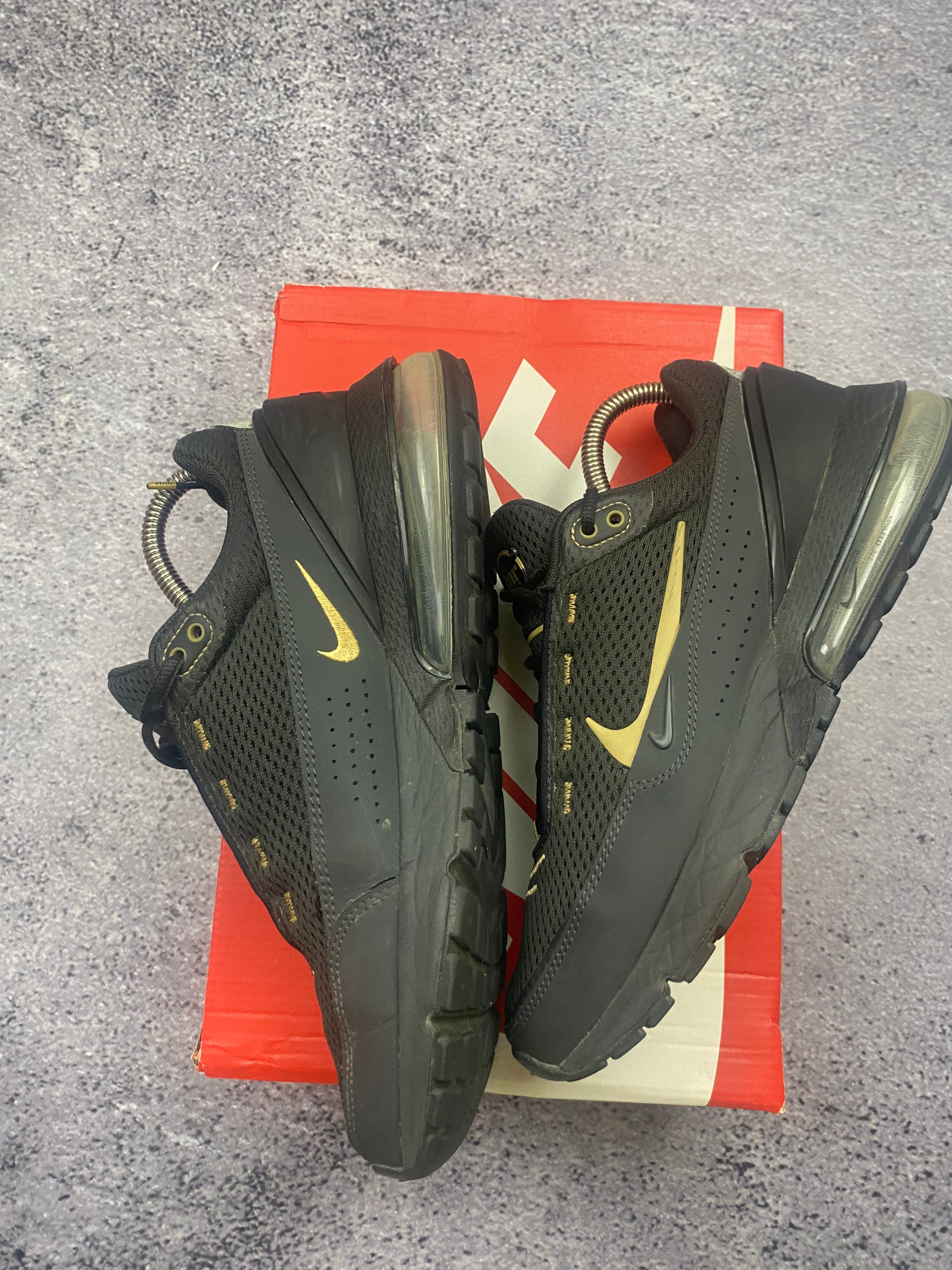 Nike Air Max 270 Black Gold Running Shoes Sneakers Lifestyle Size 9