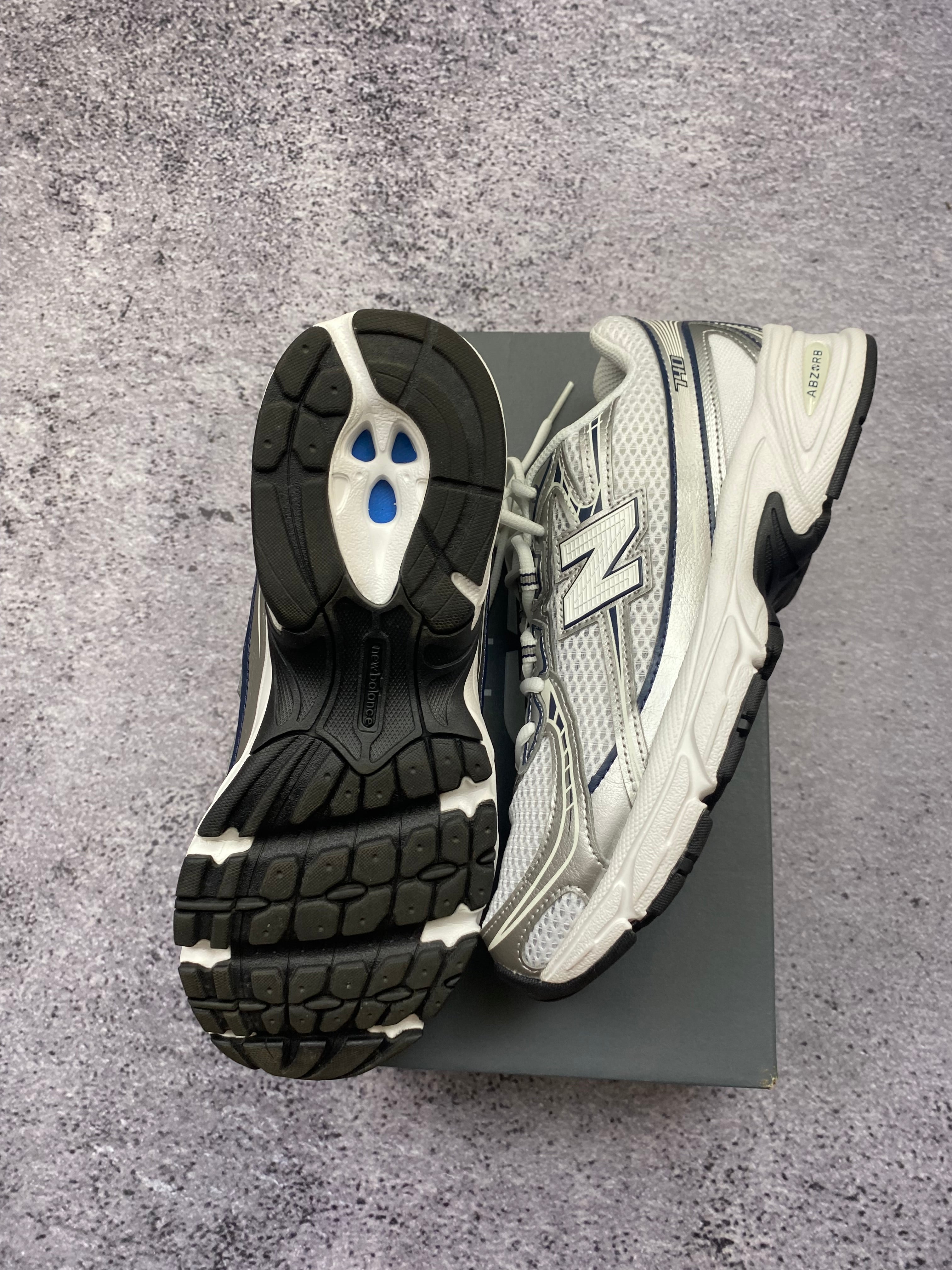 New Balance 530 white sports sneakers size 40