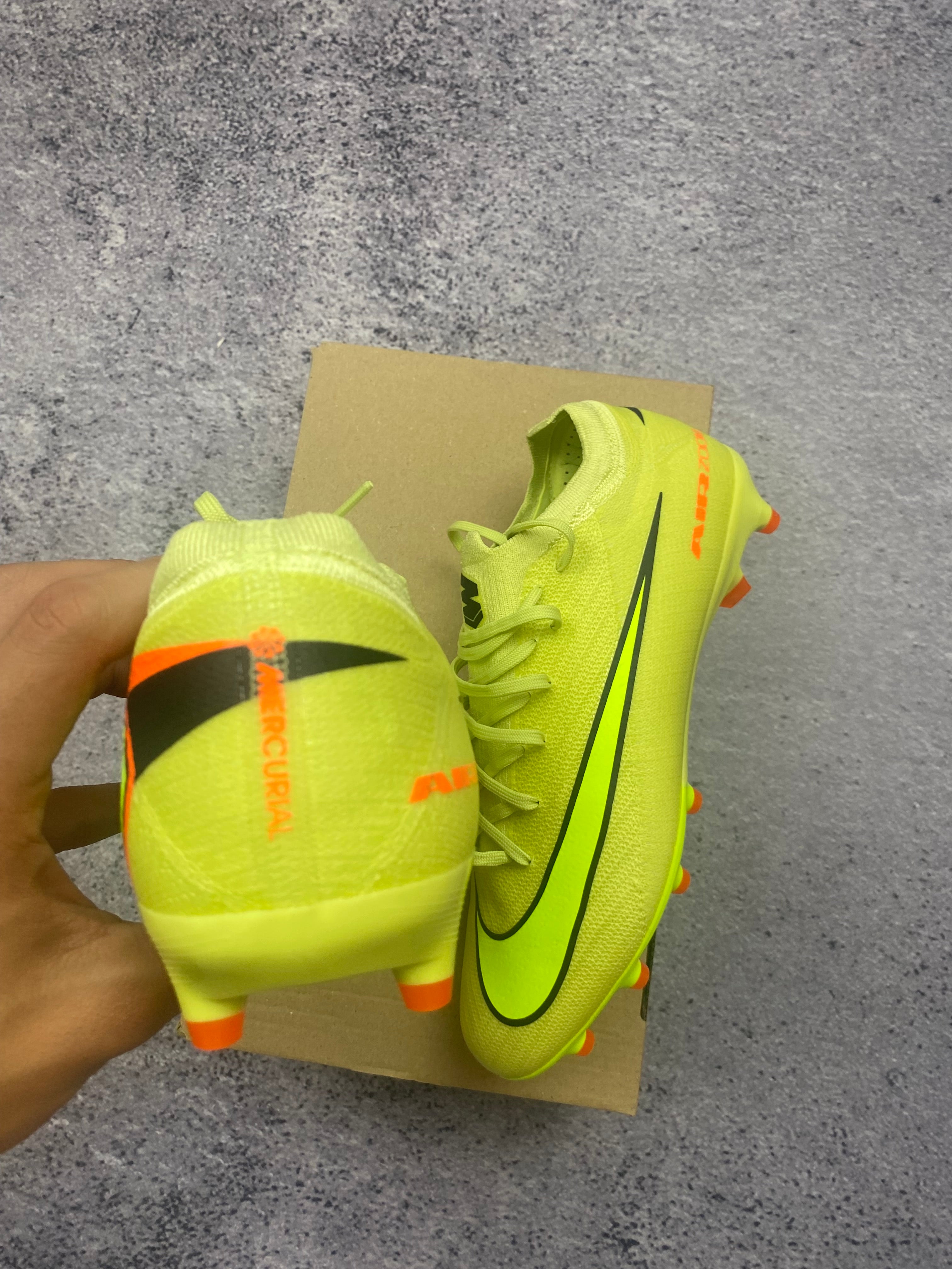Nike Mercurial Vapor 15 Academy FG/MG Volt Football Boots Size 42.5