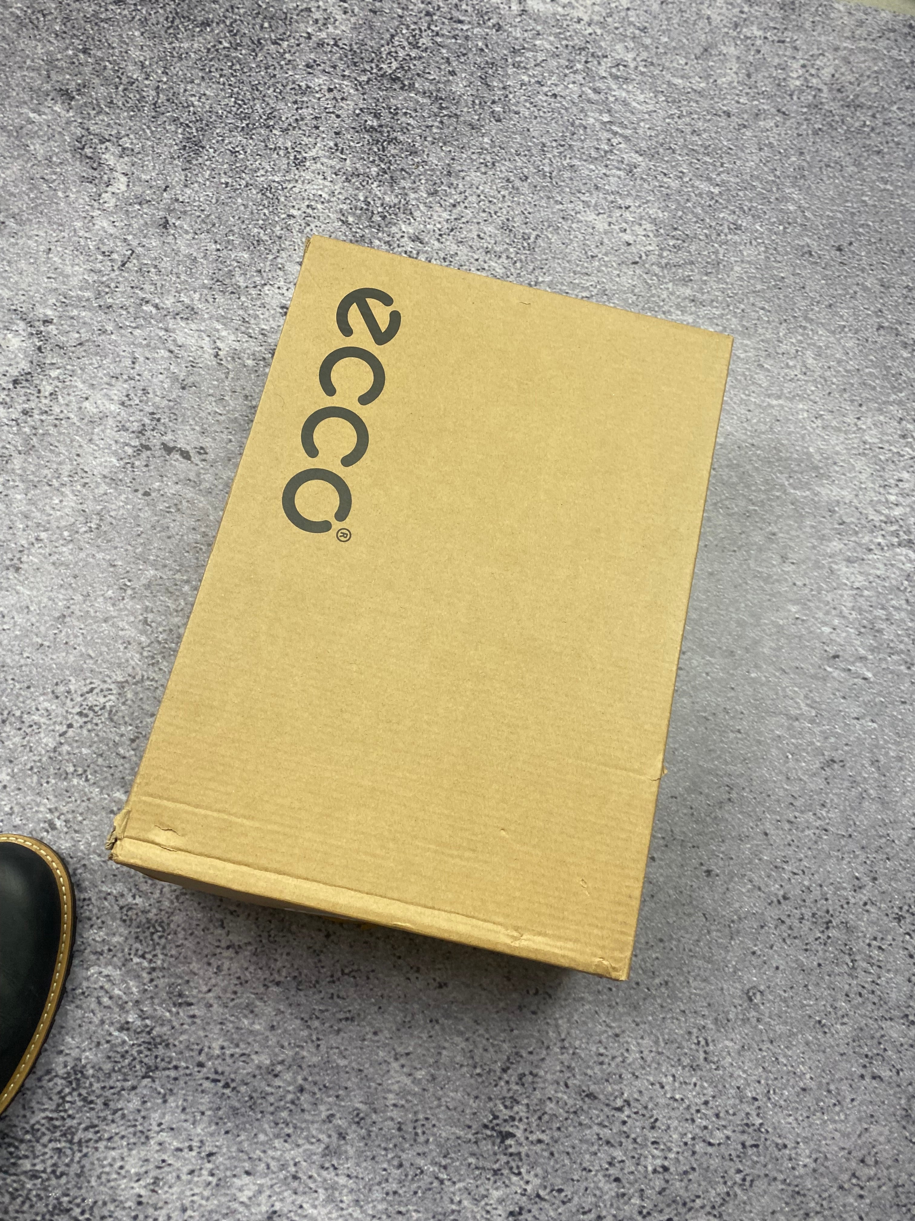 Ecco black leather trekking ankle boots size 40