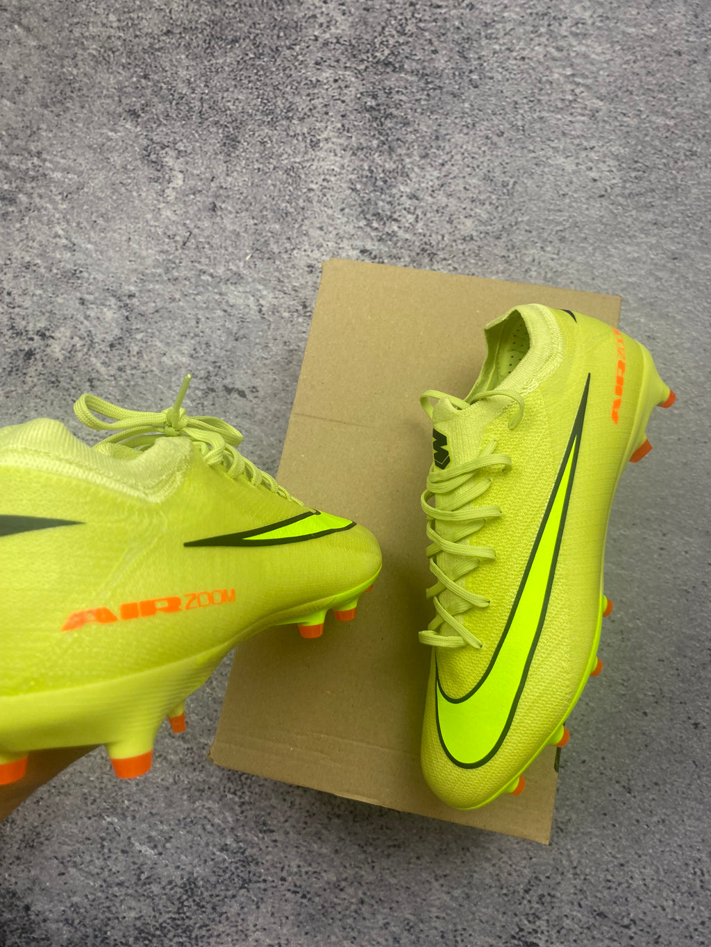 Nike Mercurial Vapor 15 Academy FG/MG Volt Football Boots Size 42.5