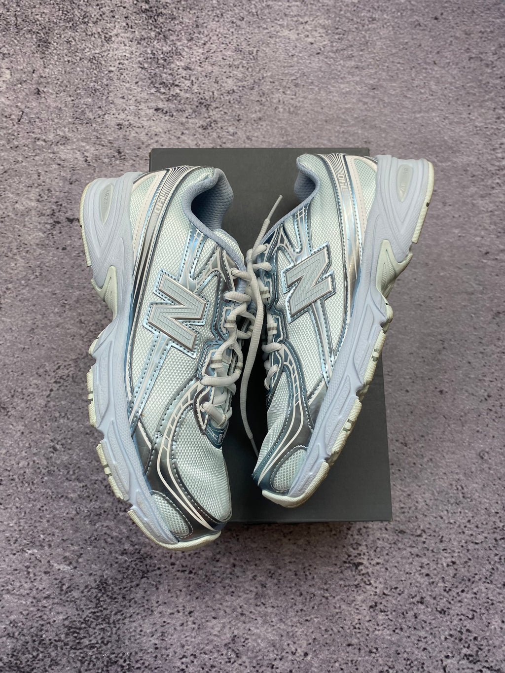 New Balance 740 white and silver sports sneakers size 40